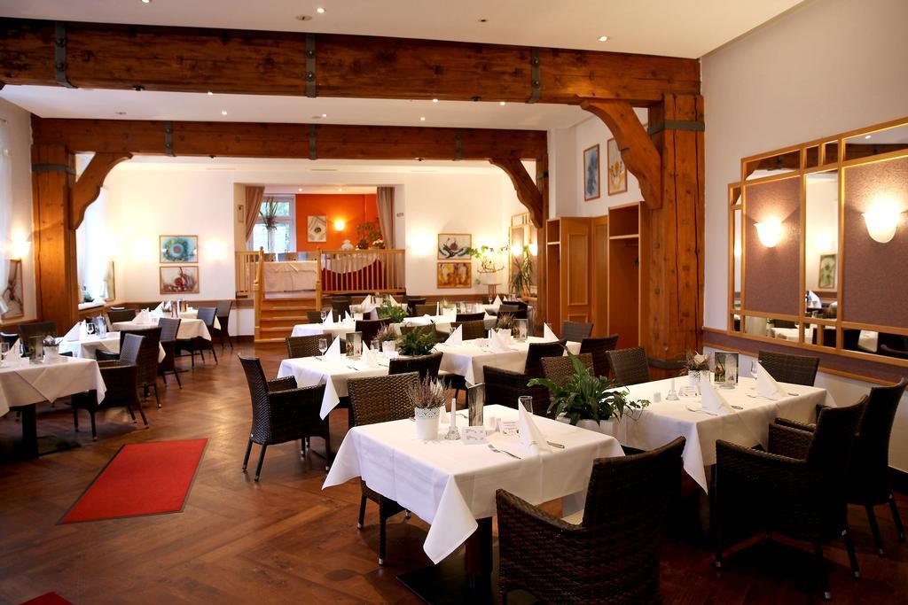 Sonnenhotel Hoher Hahn Шварценберг Экстерьер фото