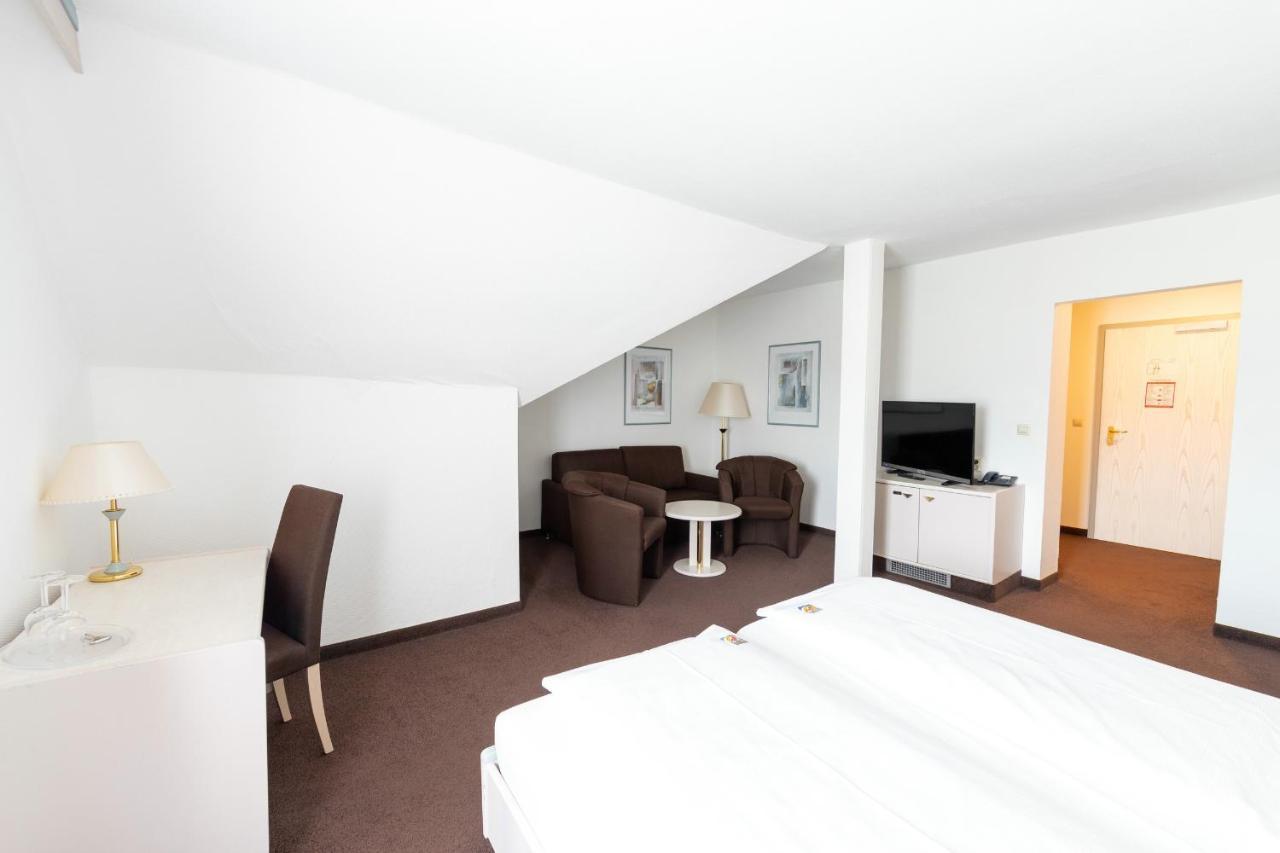 Sonnenhotel Hoher Hahn Шварценберг Экстерьер фото