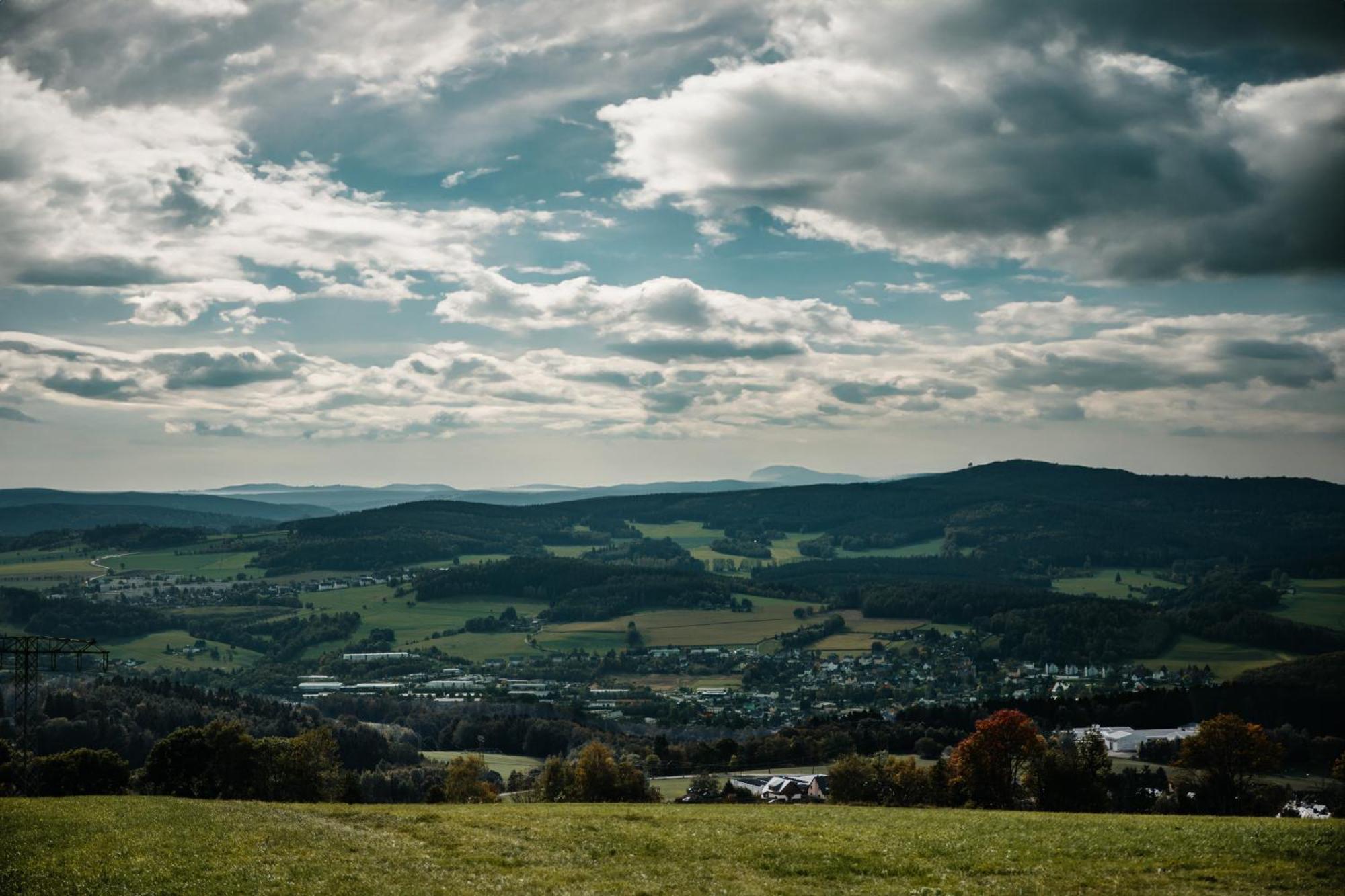 Sonnenhotel Hoher Hahn Шварценберг Экстерьер фото