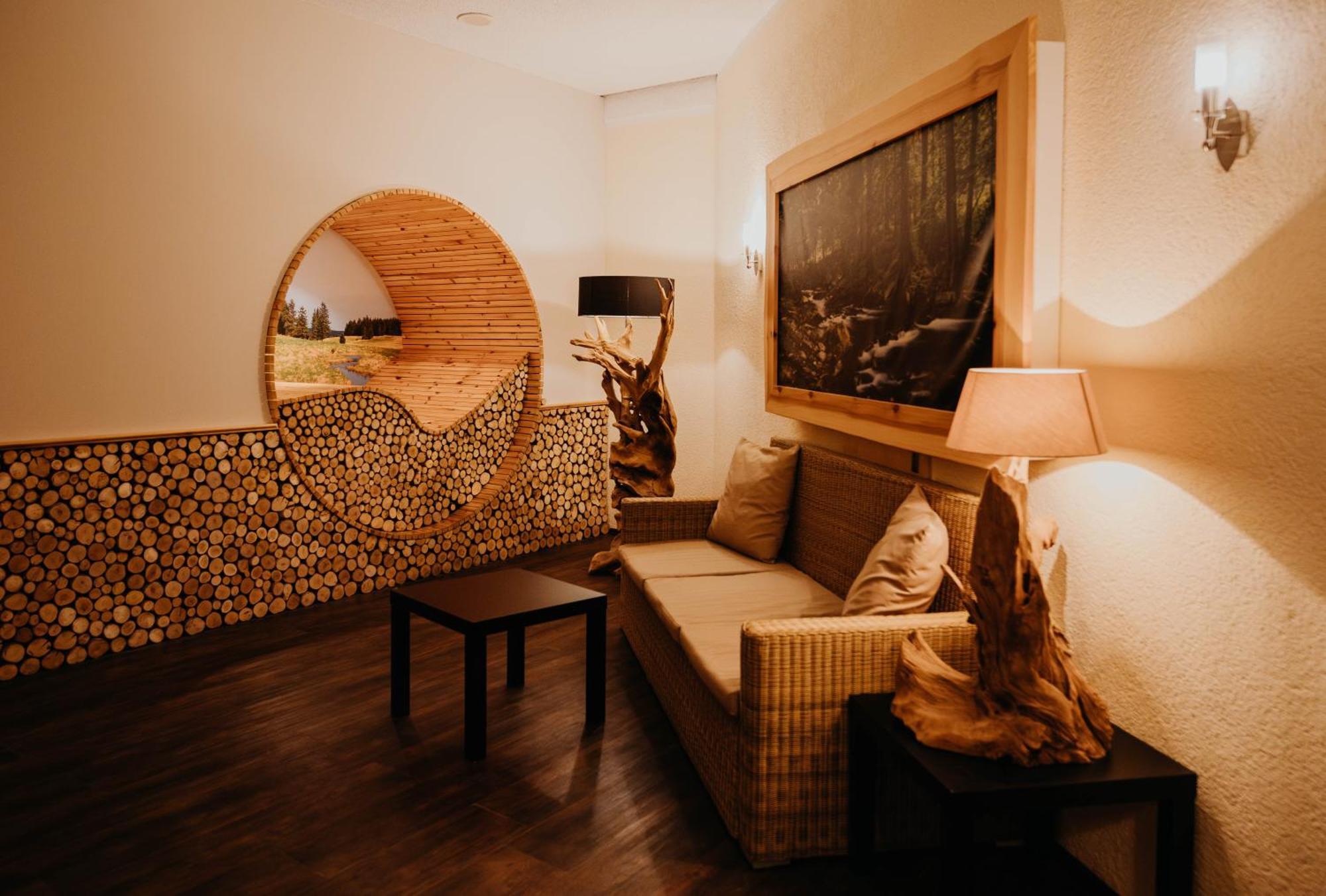 Sonnenhotel Hoher Hahn Шварценберг Экстерьер фото