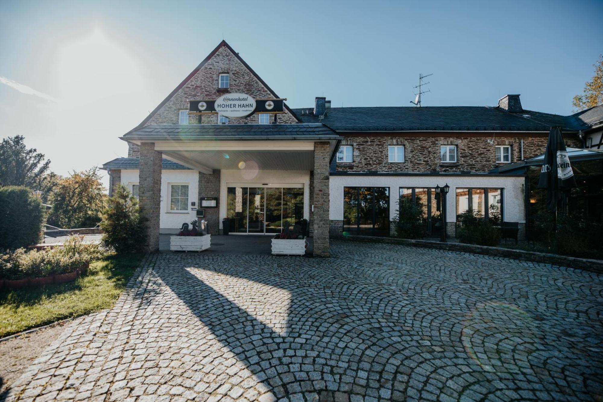 Sonnenhotel Hoher Hahn Шварценберг Экстерьер фото