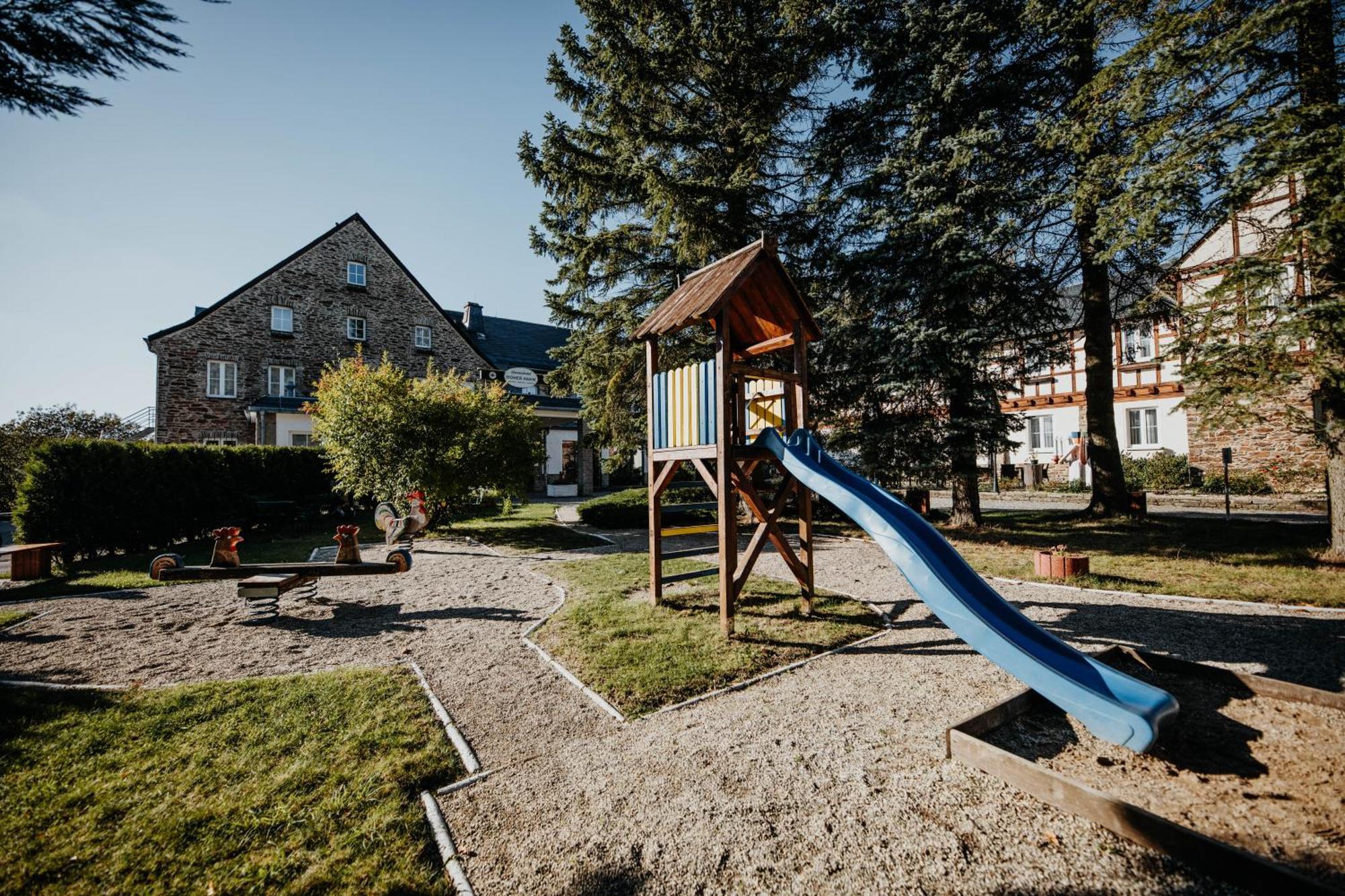 Sonnenhotel Hoher Hahn Шварценберг Экстерьер фото