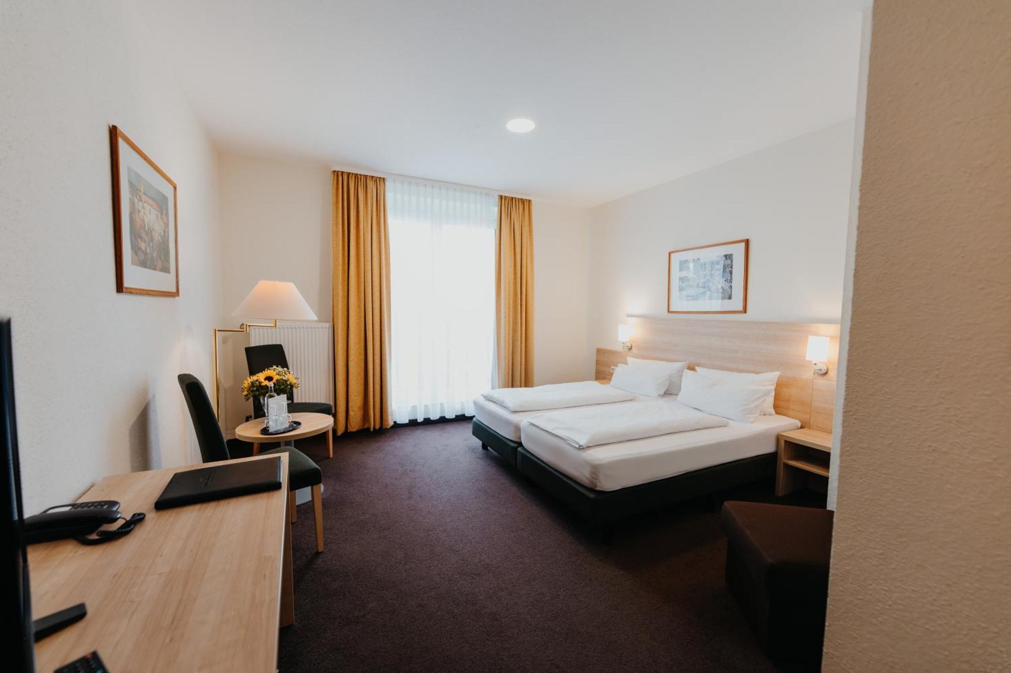 Sonnenhotel Hoher Hahn Шварценберг Экстерьер фото