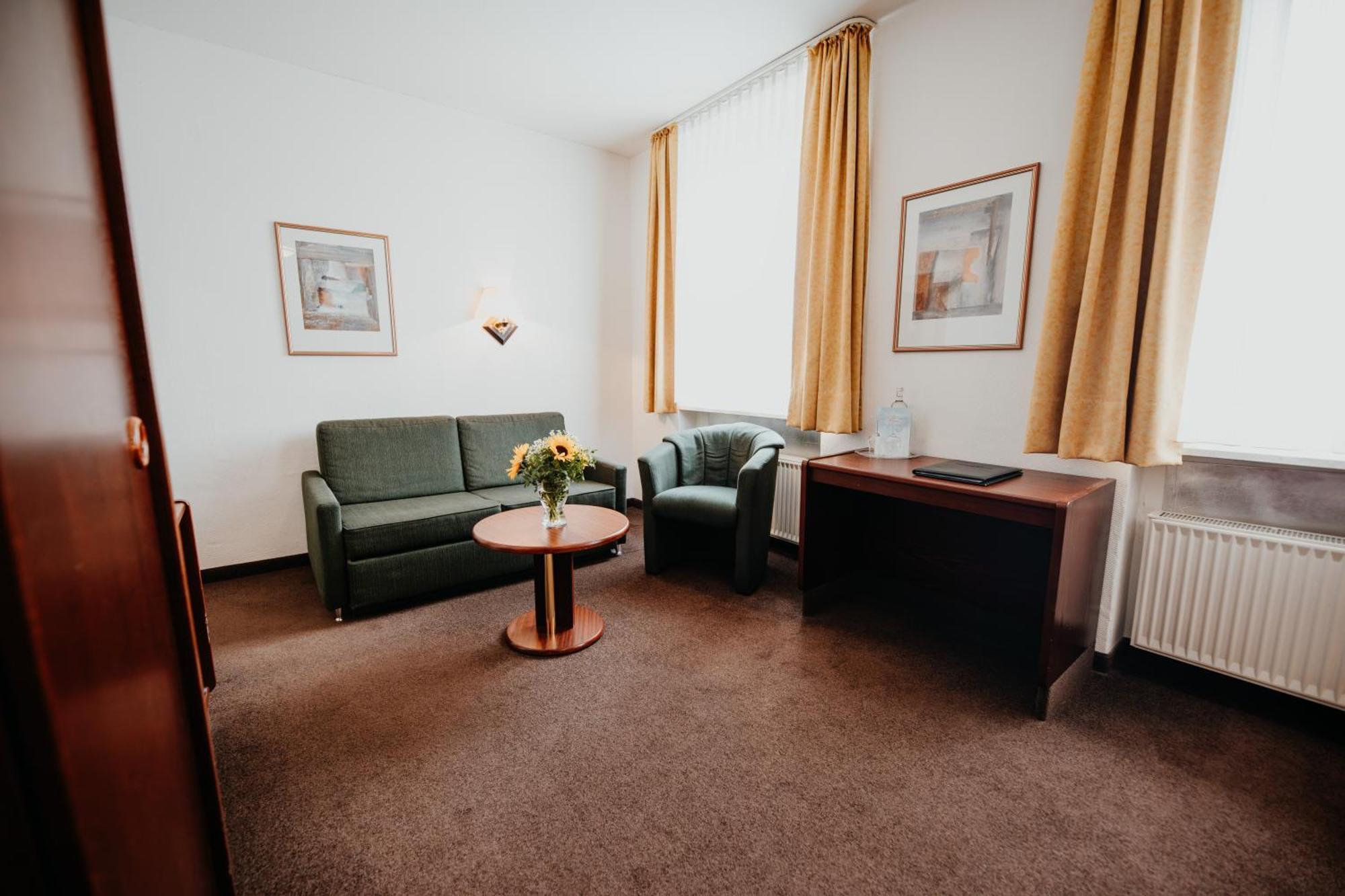 Sonnenhotel Hoher Hahn Шварценберг Экстерьер фото