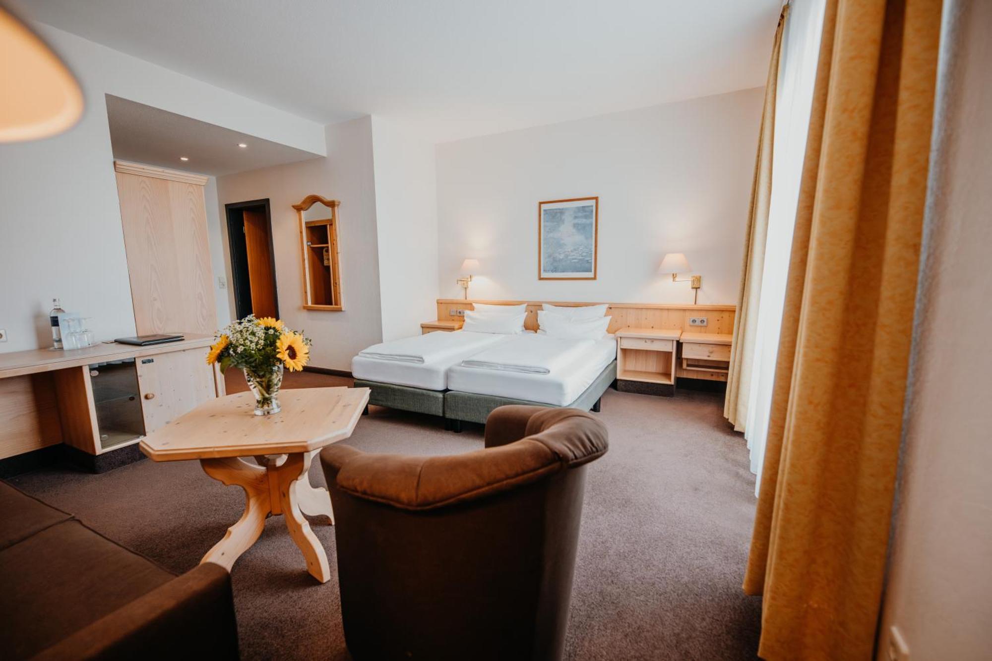 Sonnenhotel Hoher Hahn Шварценберг Экстерьер фото
