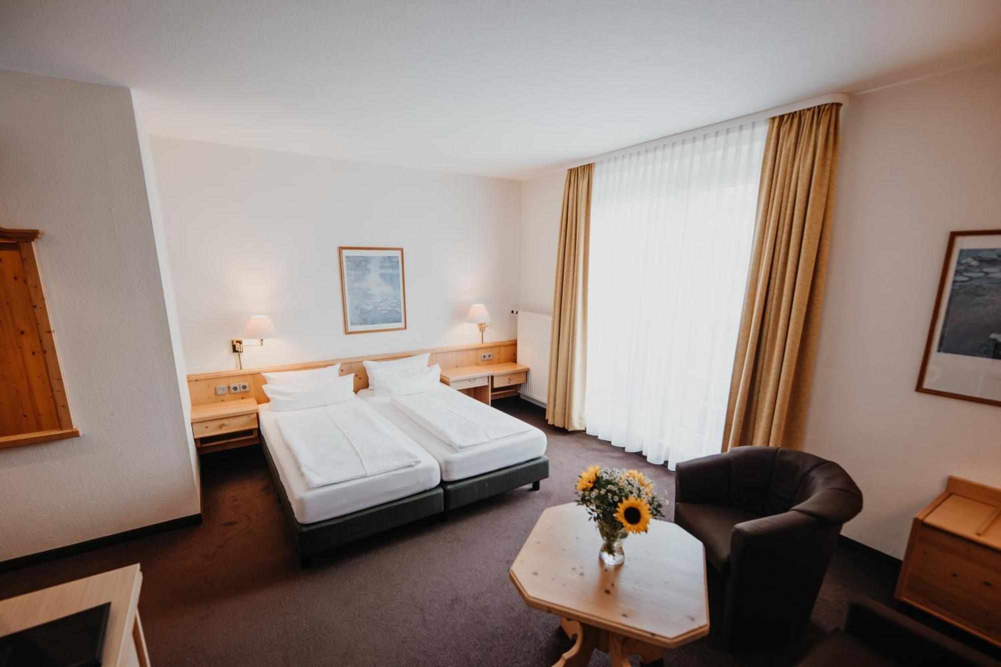 Sonnenhotel Hoher Hahn Шварценберг Экстерьер фото