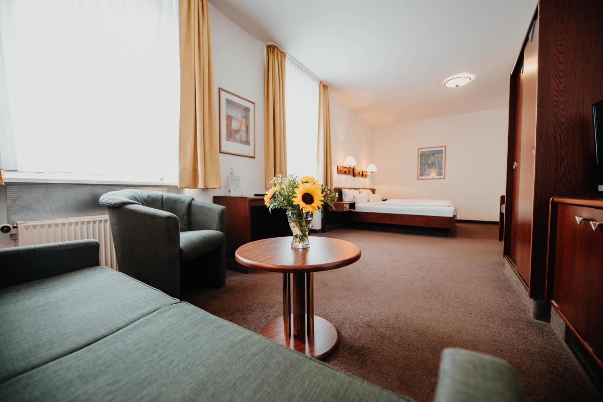 Sonnenhotel Hoher Hahn Шварценберг Экстерьер фото