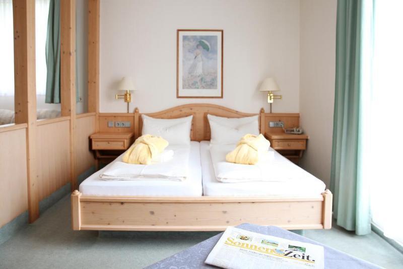 Sonnenhotel Hoher Hahn Шварценберг Экстерьер фото